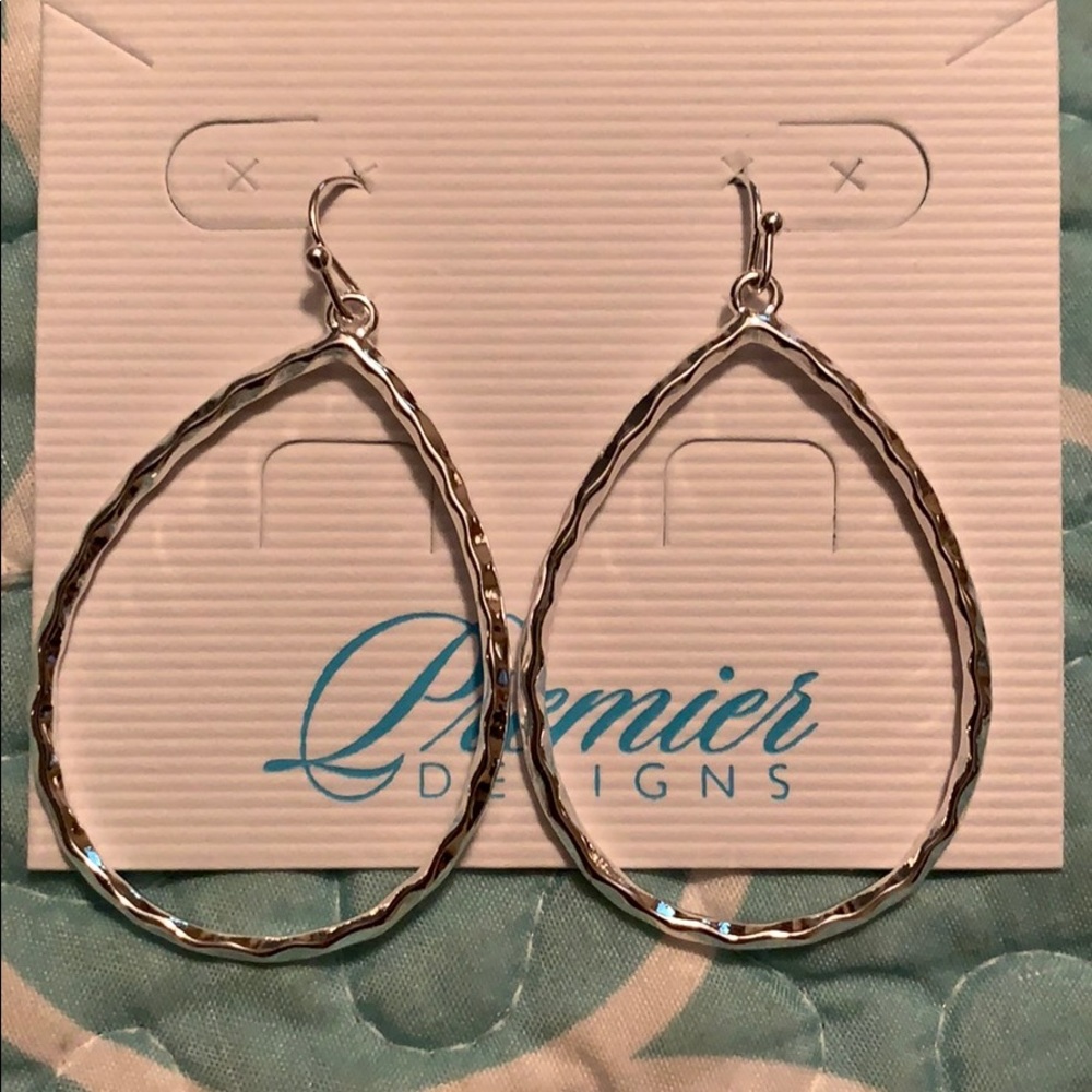 Premier Designs earrings